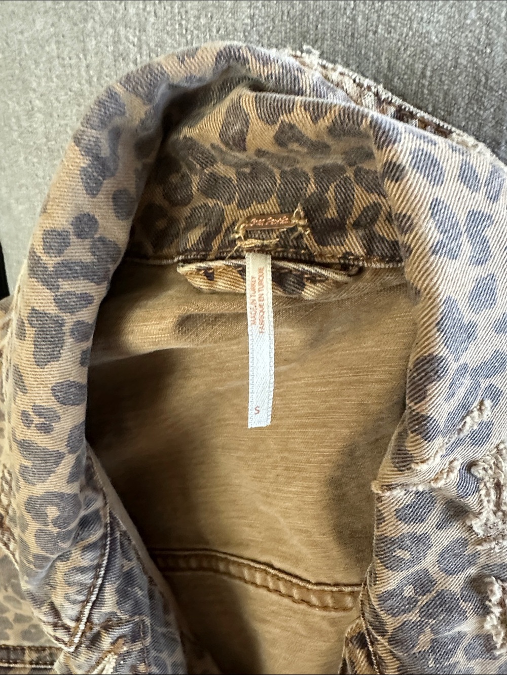Cute lepord free people denim jacket size small - Picture 3 of 9